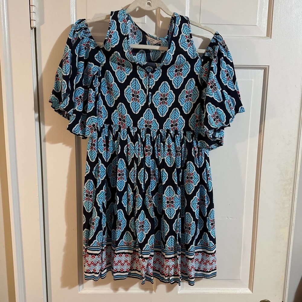 CROWN & ivy blouse